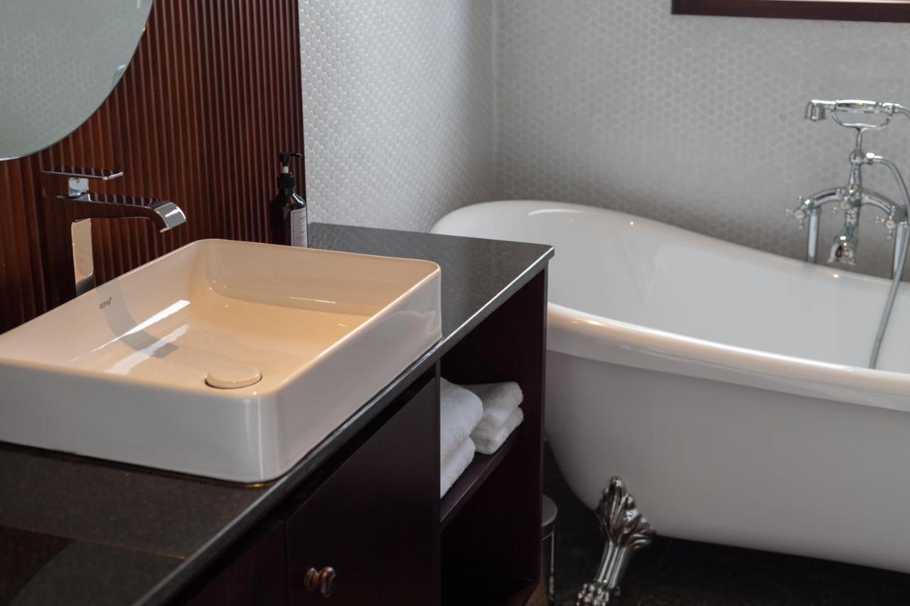 La Chronique Hotel Phnom Penh Eksteriør billede